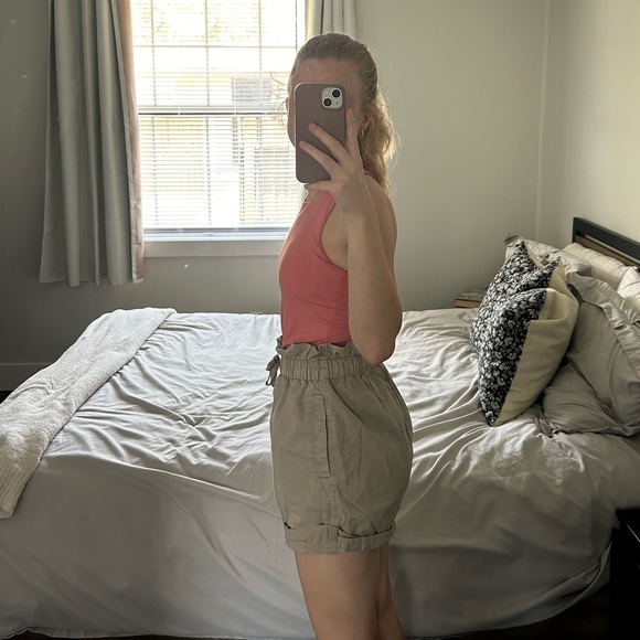 Abercrombie Paper Bag Shorts - Picture 9 of 10